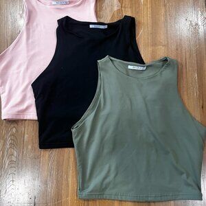 TRENDY + FLATTERING – REORIA Butsmooth Sleeveless Halter Neck Crop Top | Size L